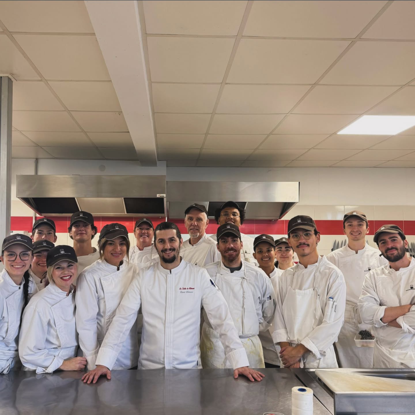 474037432 1819550188898893 6388936691291012742 n